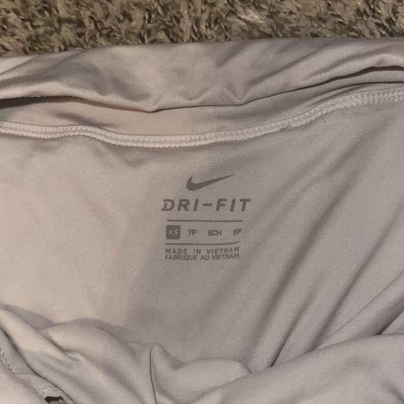 Nike - Picture 3 of 3